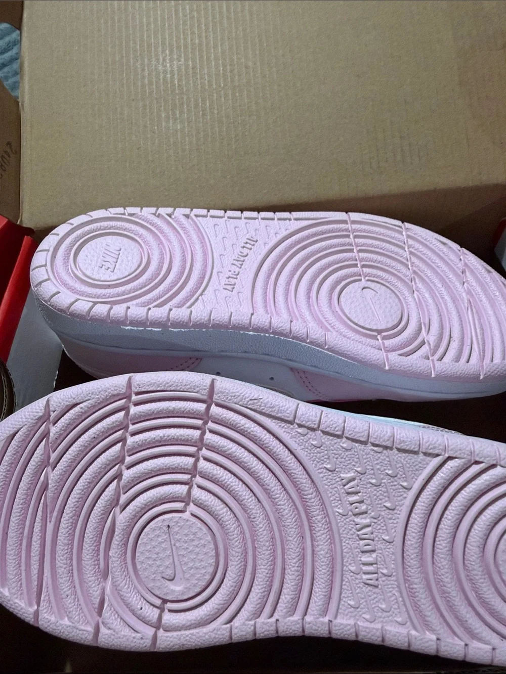 Nike Kids White and Pink Low-Top Hook-and-Loop Sneakers